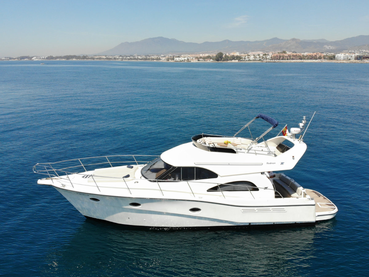 Rodman Flybridge 44