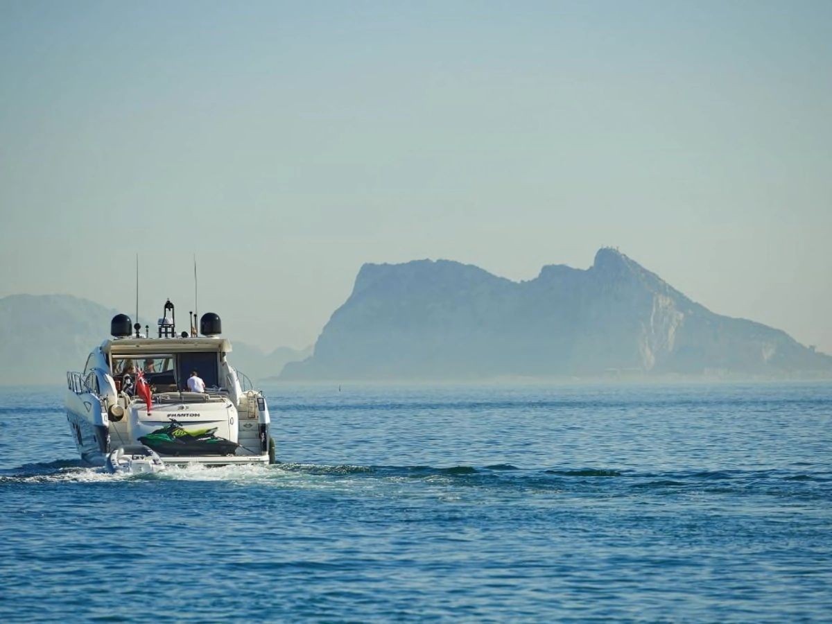 Sunseeker Predator 72 (3)